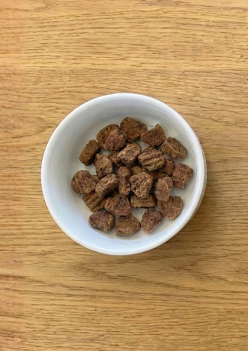 WOLOWINA-Monobialkowe-przysmaki-dla-psa-VENATO-Liofilizowane-80g-Pojemnosc-80-ml.jpg