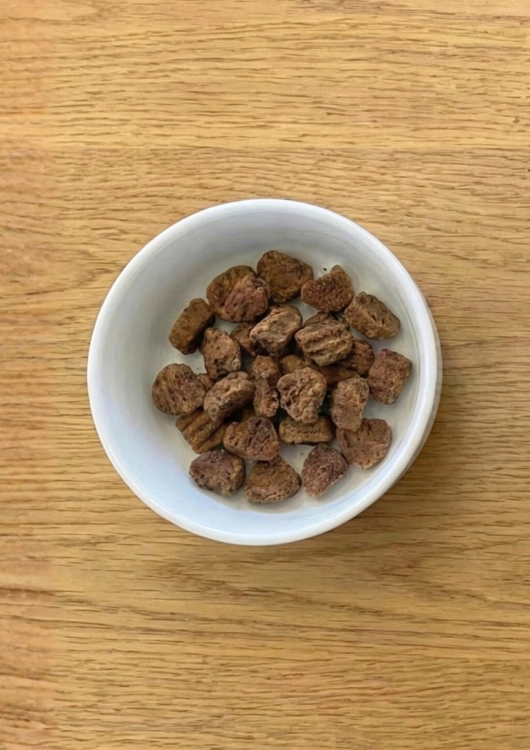WOLOWINA-Monobialkowe-przysmaki-dla-psa-VENATO-Liofilizowane-80g-Pojemnosc-80-ml.jpg